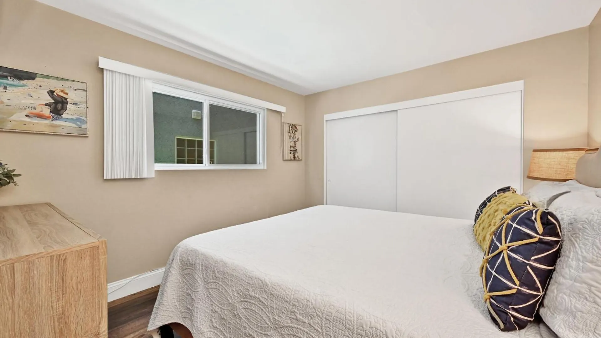 Holiday home Giant Beachfront Home With Parking Near The Pier Newport Beach