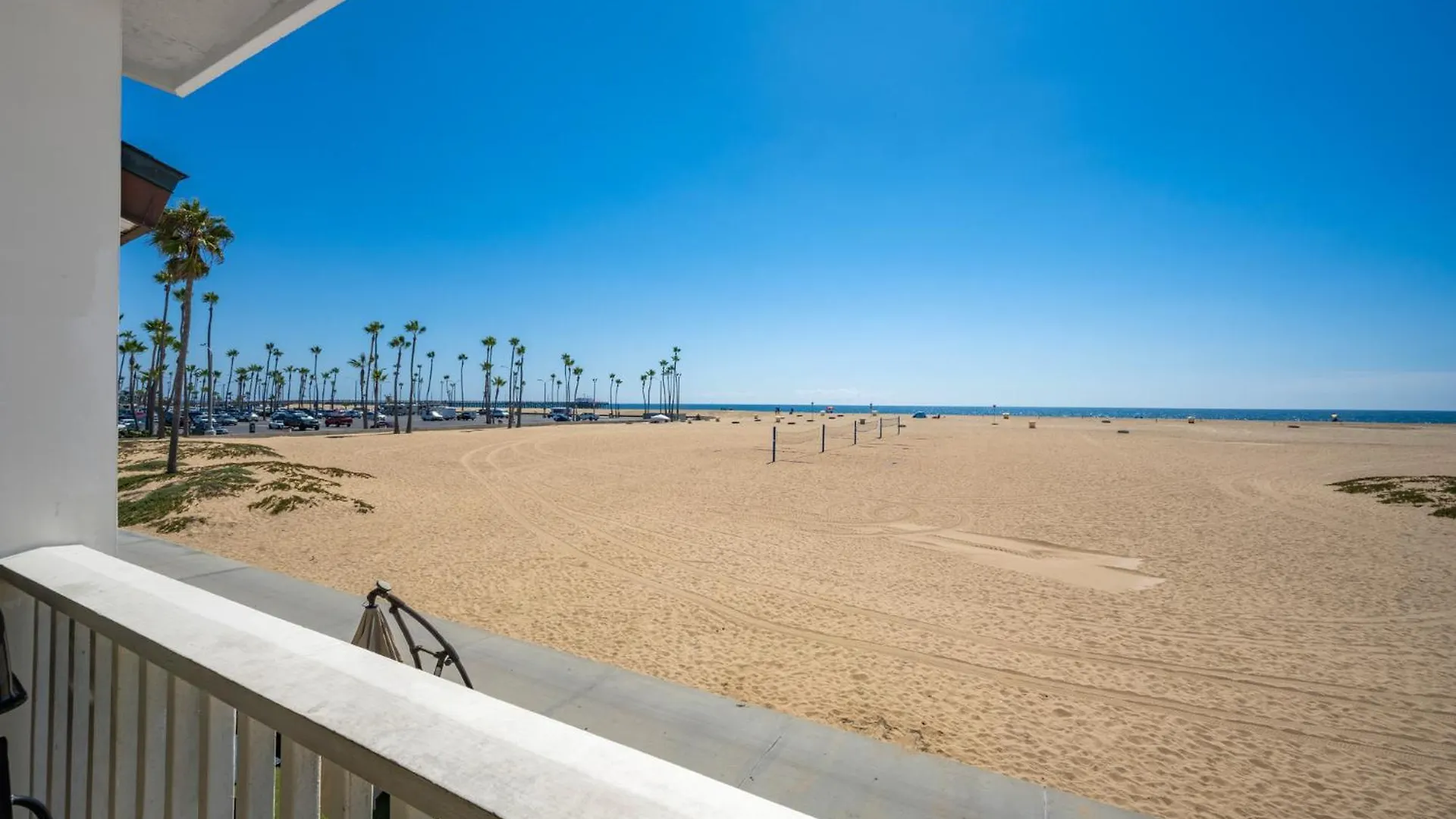 Giant Beachfront Home With Parking Near The Pier Newport Beach