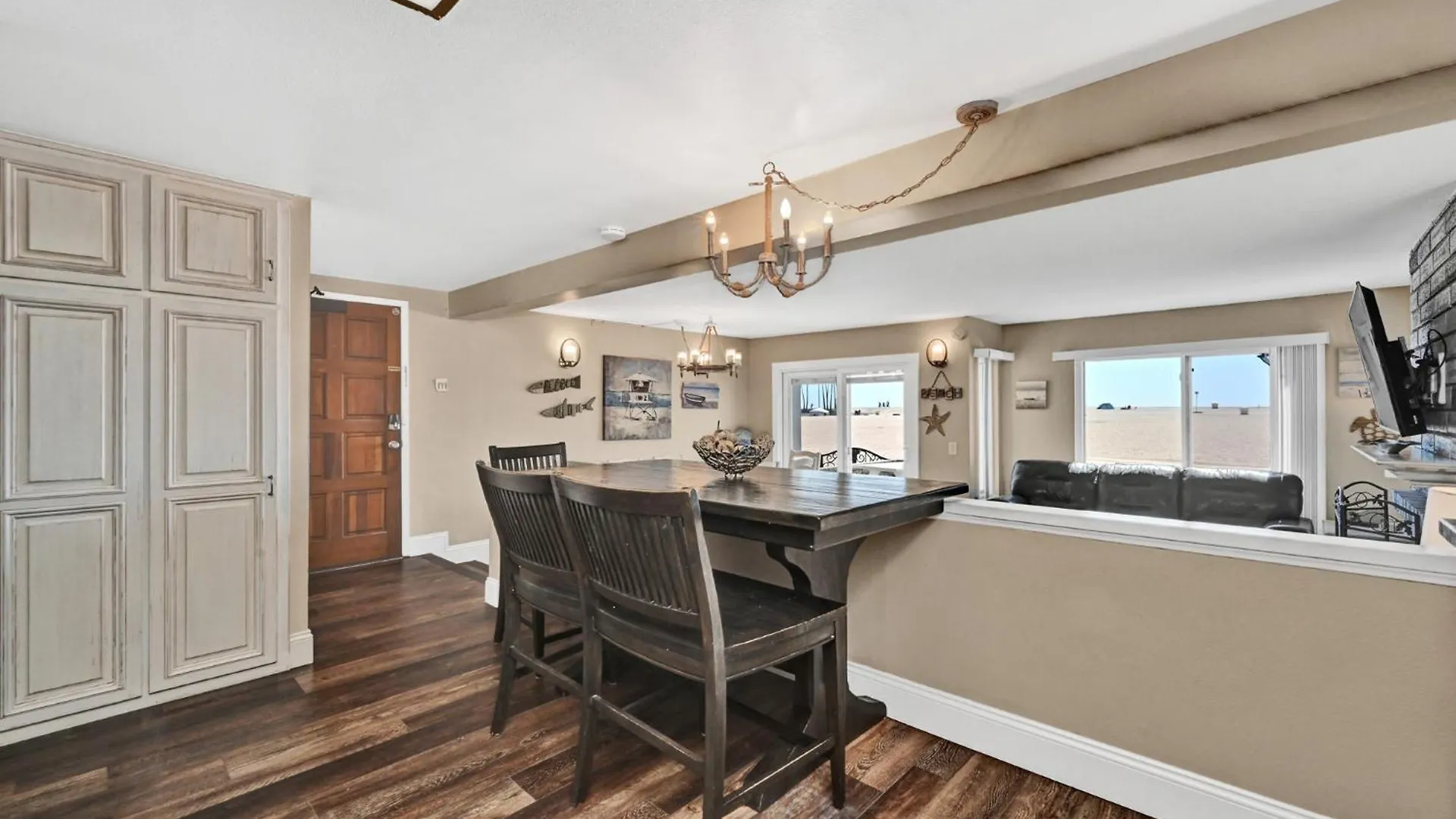 Giant Beachfront Home With Parking Near The Pier Newport Beach United States